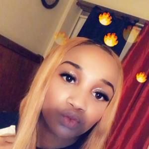 Meet your Posher, Emani